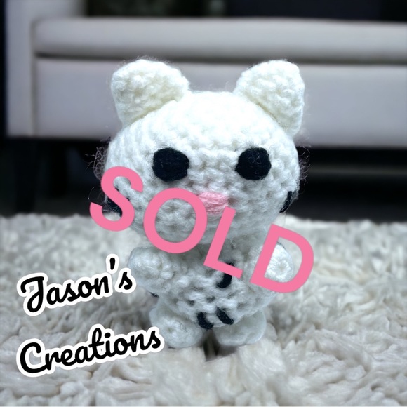 S❤️LD Jason’s Creations l Hand-crochet l White w/ Black spots Snow Leopard l 4” - Picture 1 of 11
